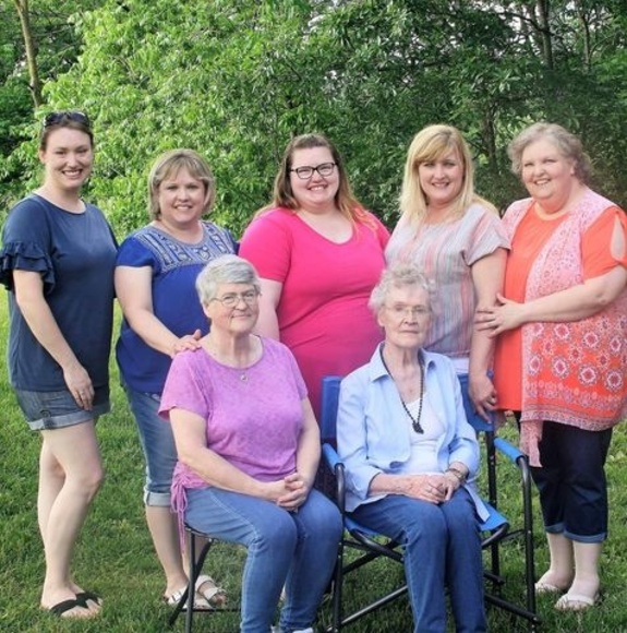 Meet your Posher, Jessica - Picture 1 of 1